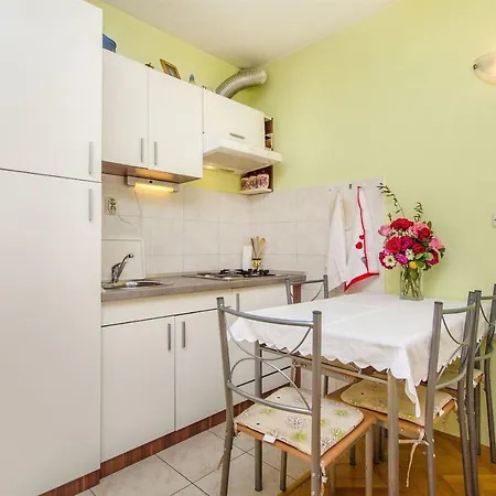 Studenka Apartman Makarska